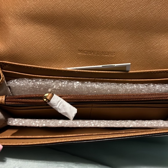 New MK wallet - Picture 2 of 3